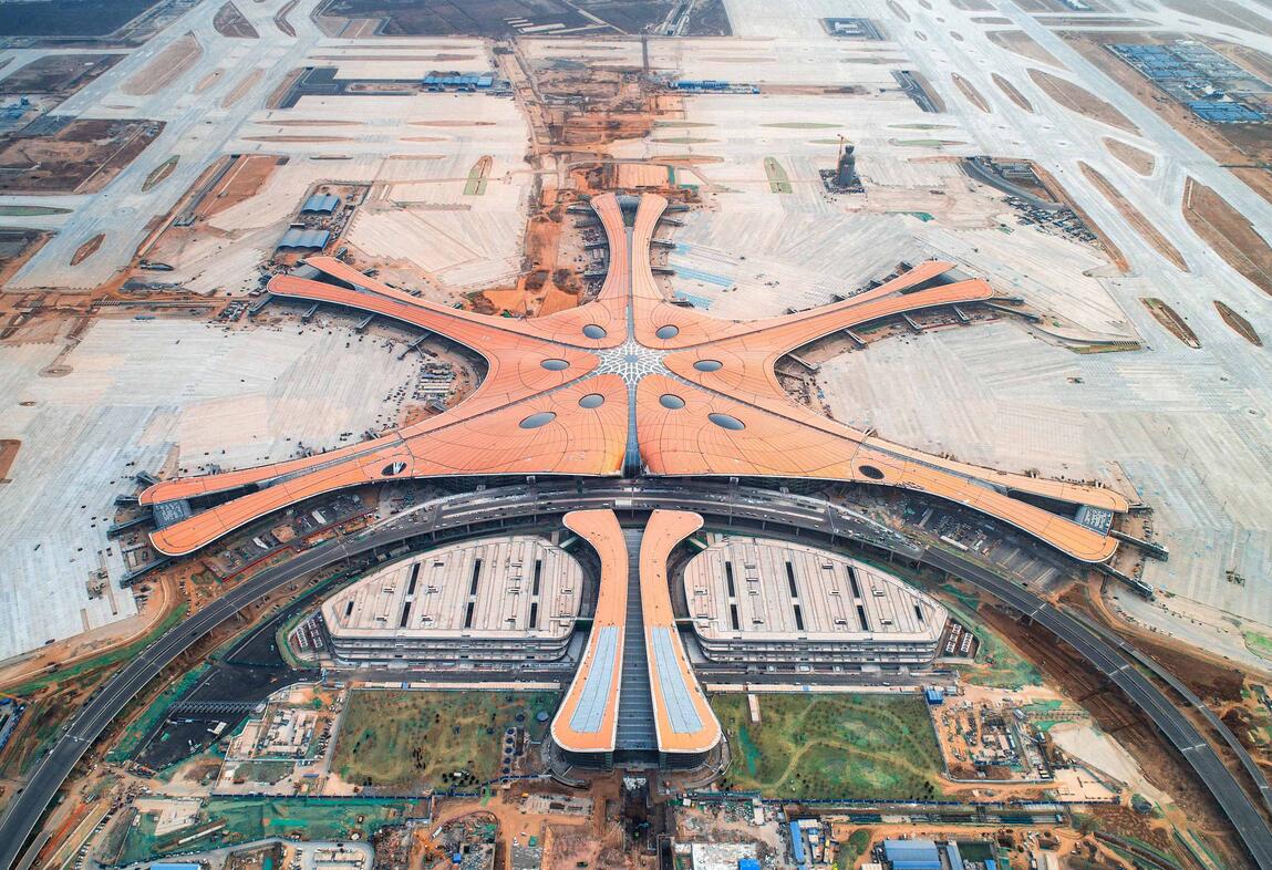 北京大興機(jī)場屋面、天溝融雪(圖1)